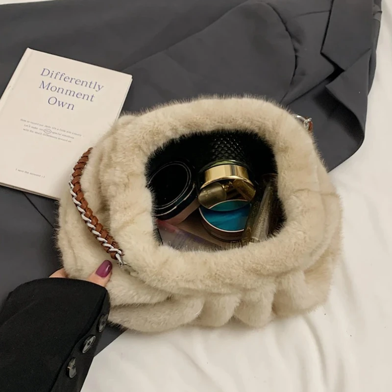 Pleated Design Faux Fur Shoulder Bags For Women 2026 Luxury Designer Purses And Handbags Winter Warm Soft Plush Hobo Bags - Image 5