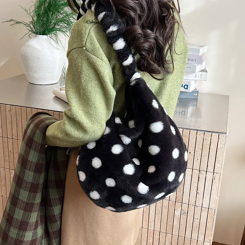 2025 Winter New Style Fluffy and Stylish Lamb Wool Dumpling Bag Large Capacity Versatile Shoulder Crossbody Bag 8009MY - Image 5