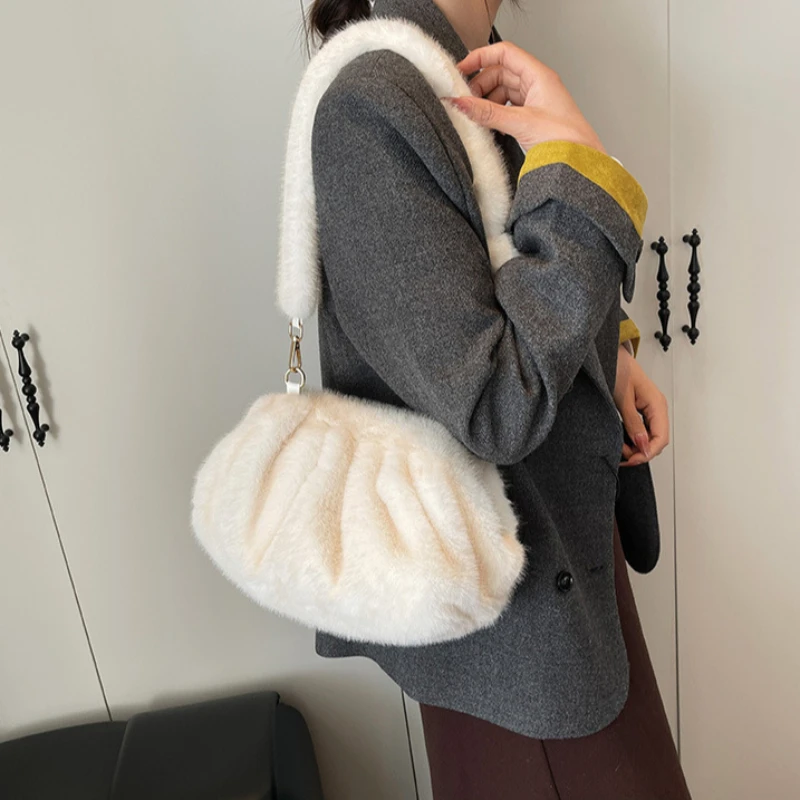 Faux Fur Shell Crossbody Bag Trendy Wrinkle Design Women Shoulder Bag for Autumn Winter Fashion Plush Clutch Bag - Image 2