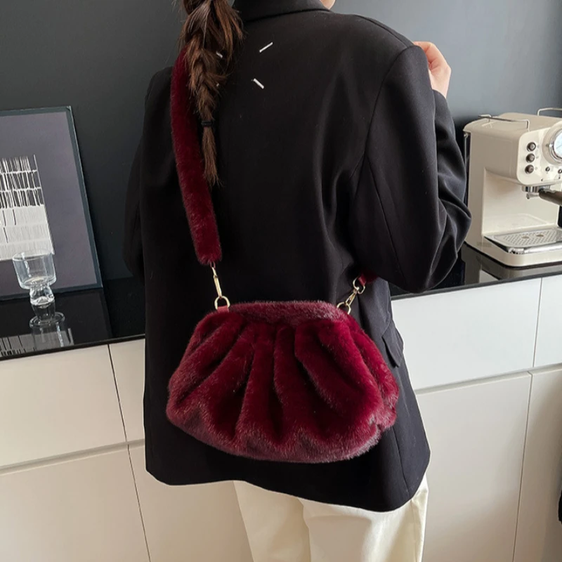 Faux Fur Shell Crossbody Bag Trendy Wrinkle Design Women Shoulder Bag for Autumn Winter Fashion Plush Clutch Bag - Image 3